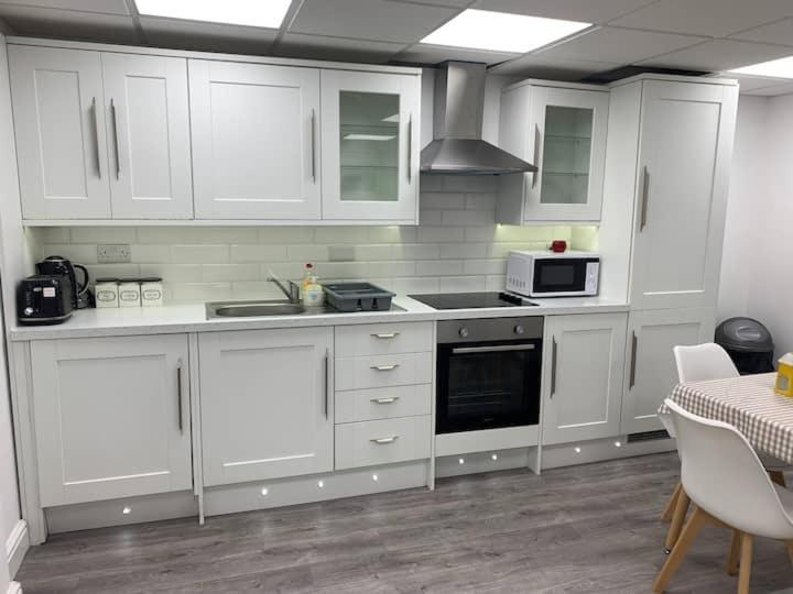 Huge Studio Close To City Centre With Free Secure Parking Leeds  Exteriör bild