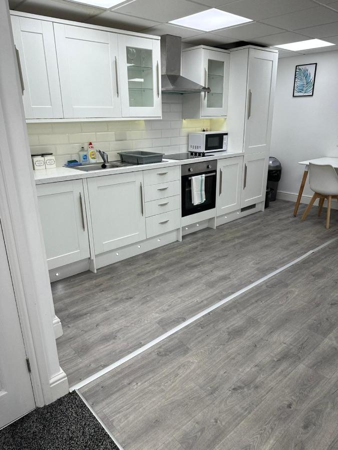 Huge Studio Close To City Centre With Free Secure Parking Leeds  Exteriör bild